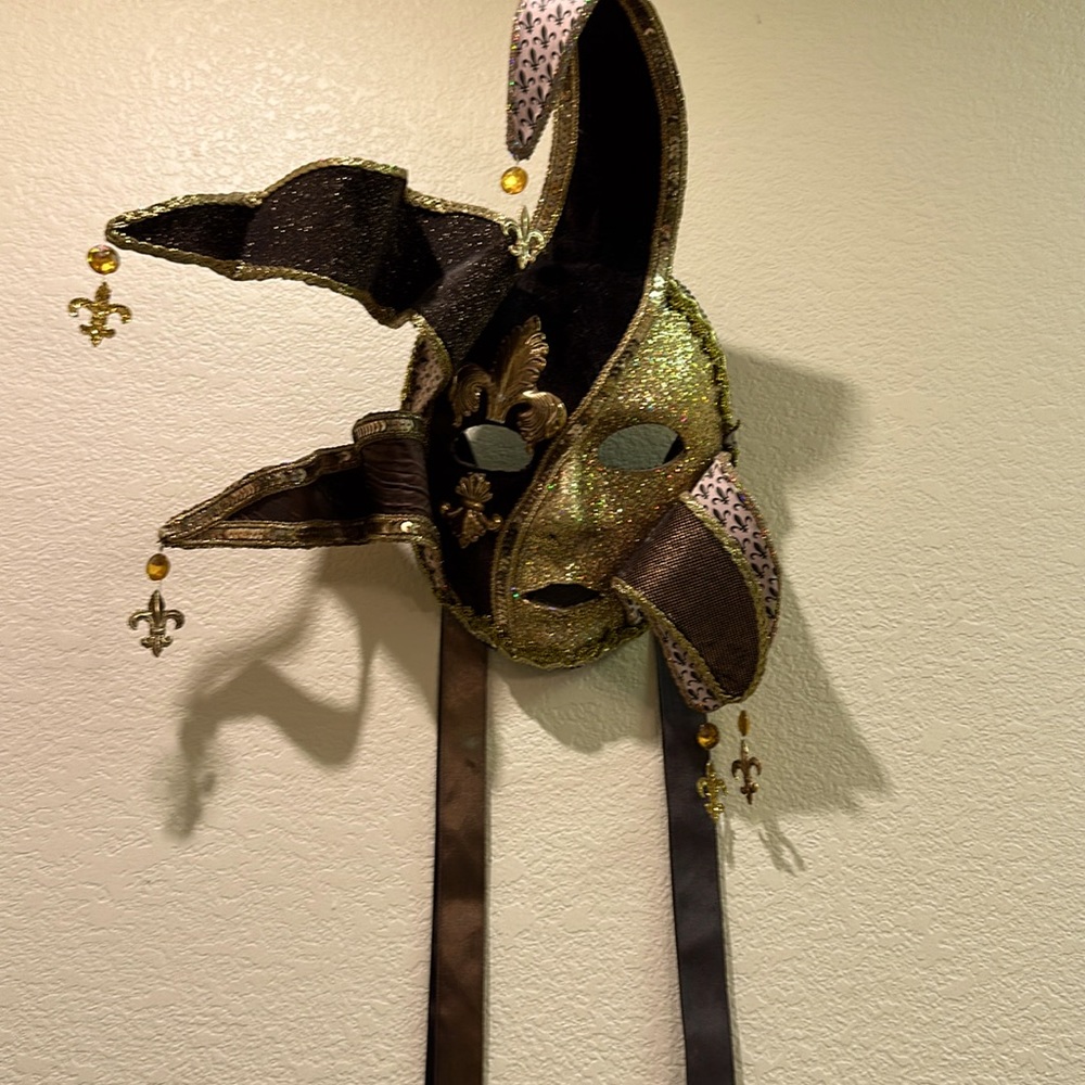 Incredible Marci Gras Mask. Hand crafted in Italy
